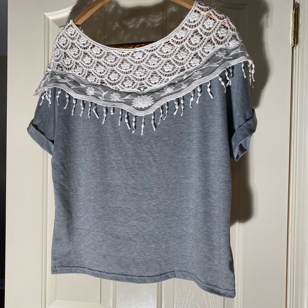 Grey w/white lace trim short sleeve t-shirt by HS